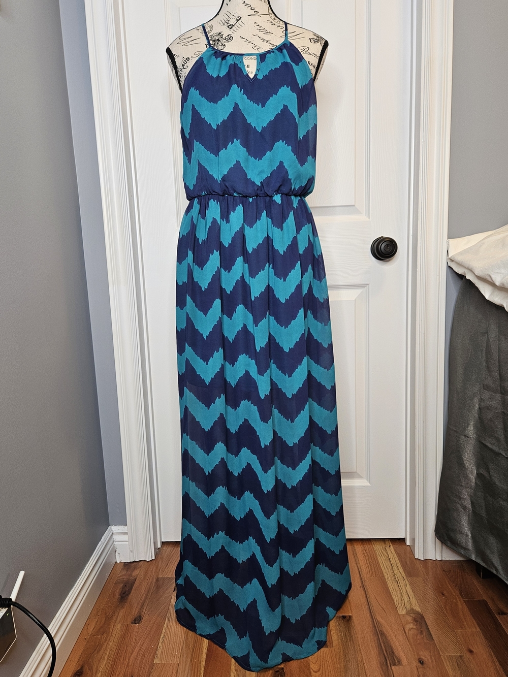NWOT Streetwear Society Chevron Maxi Dress Teal Navy Zig Zag Halter Size M Flowy